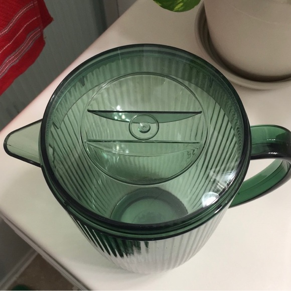 NEW ! “ 2 Set “ Ribbed Pitcher 2.5 Liter - Picture 4 of 10